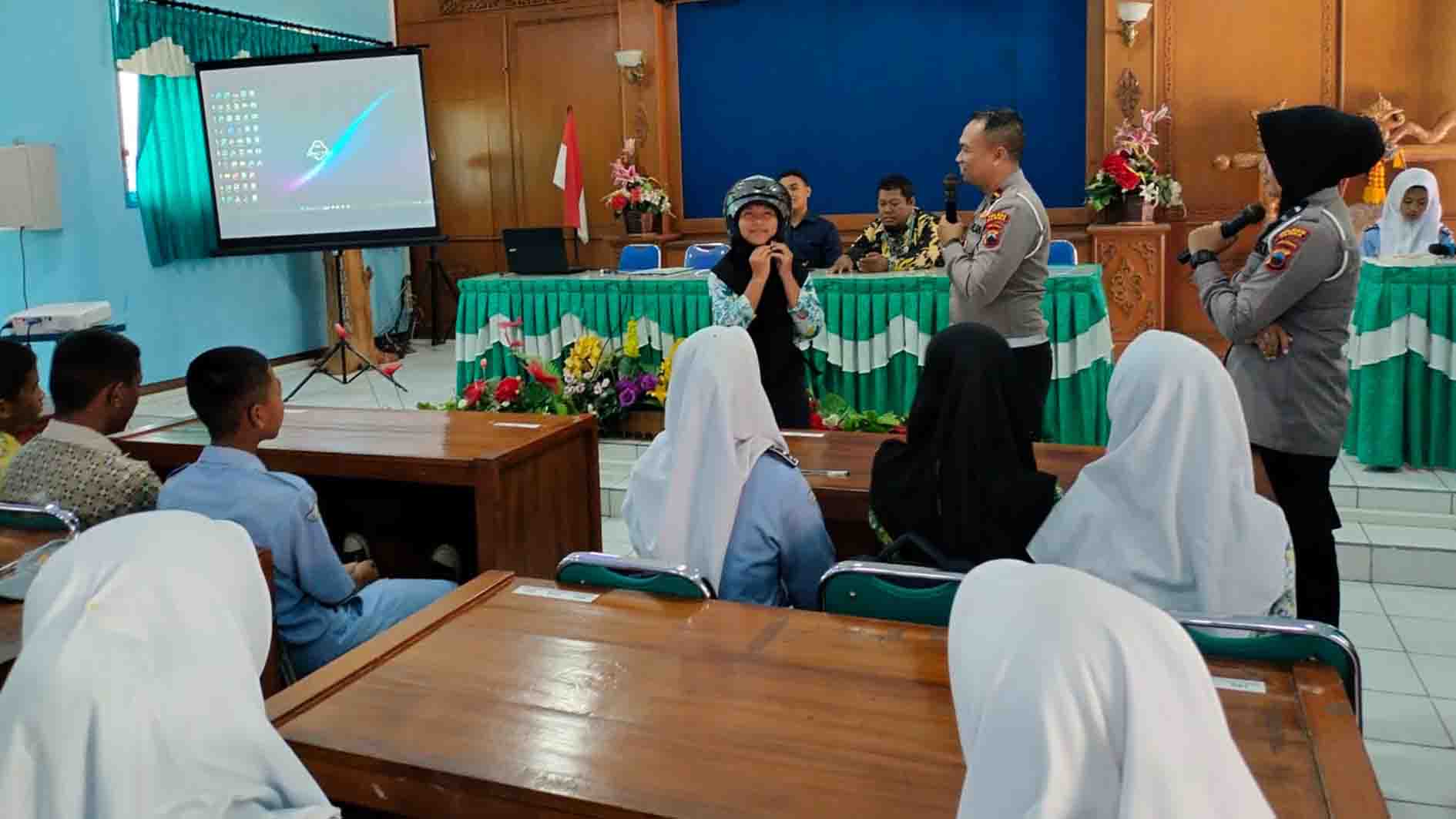 Edukasi Lalu Lintas, Satlantas Polres Blora Blusukan ke Sekolah