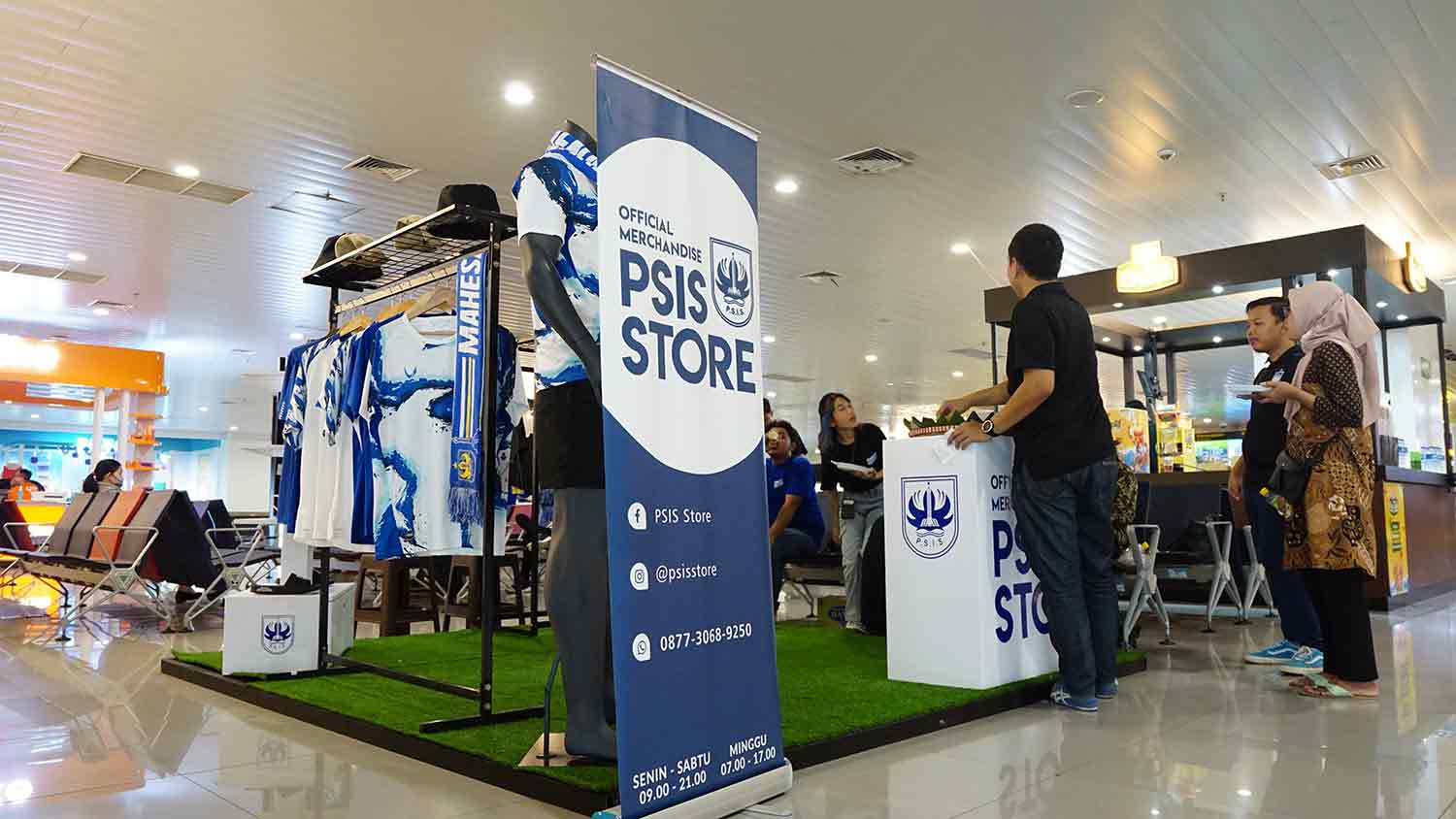 PSIS Buka Store di Bandara Jenderal Ahmad Yani