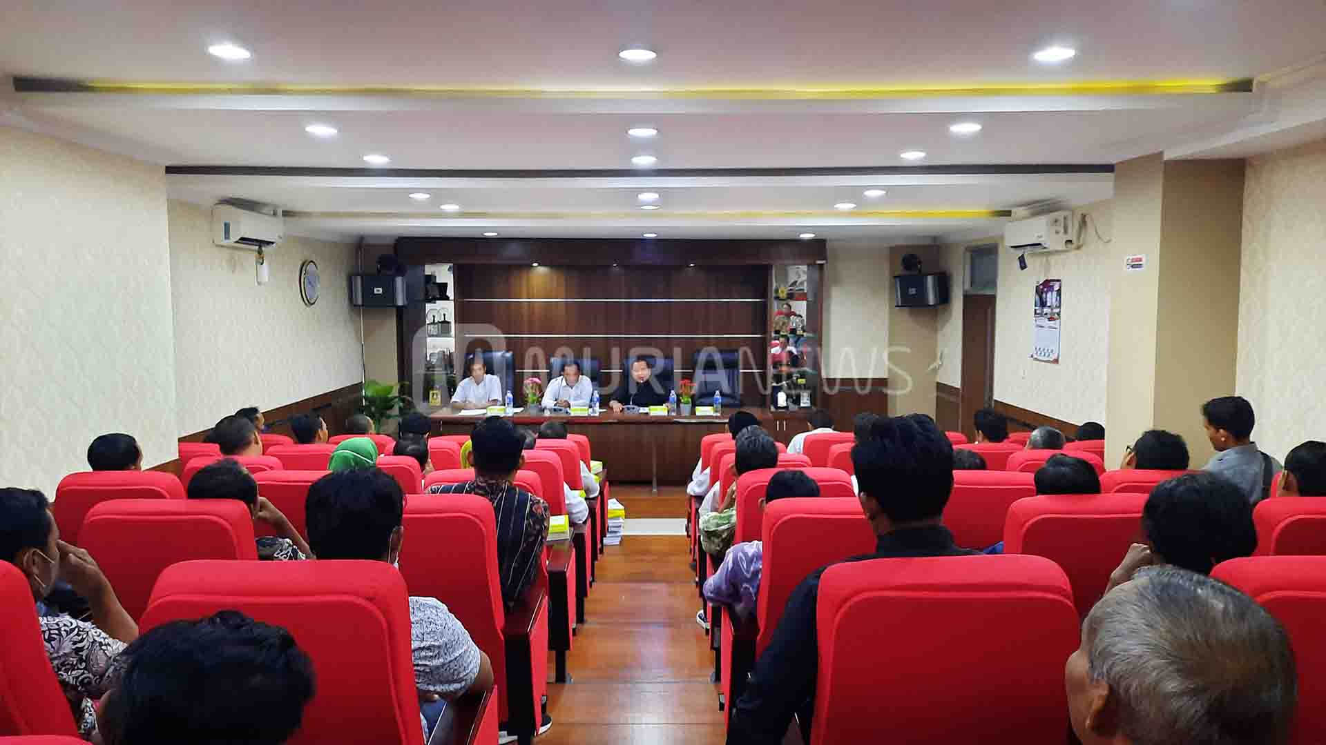 Gajinya Minim, Penjaga Sekolah di Kudus Tuntut Kesejahteraan