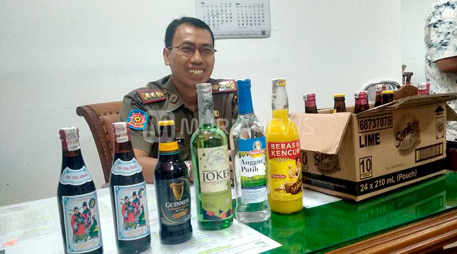 Satpol PP Serahkan Sebelas Penjual Miras ke PN Jepara