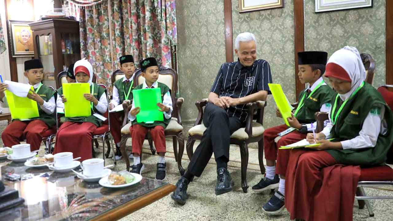 Reaksi Ganjar Ditanya Uang Saku saat Sekolah, Ternyata Segini