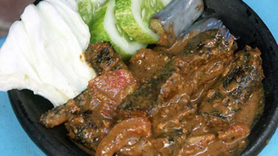 Rujak Belut, Kuliner Khas Brebes yang Bikin Ketagihan