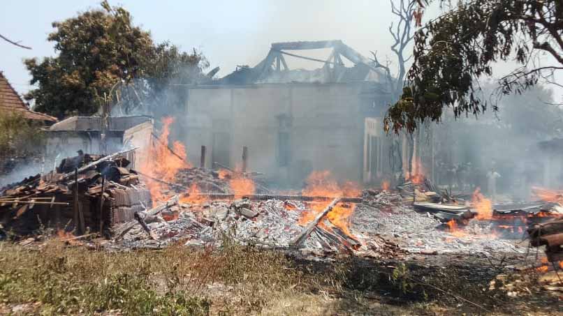 Gegara Pembakaran Sampah, Tiga Bangunan di Pati Ludes Terbakar