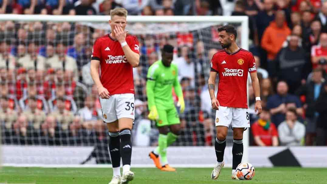 Ruang Ganti Manchester United Panas