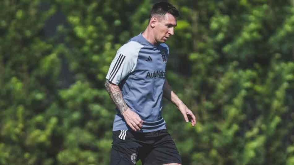 Messi Akan Tampil Tanpa Brewokan