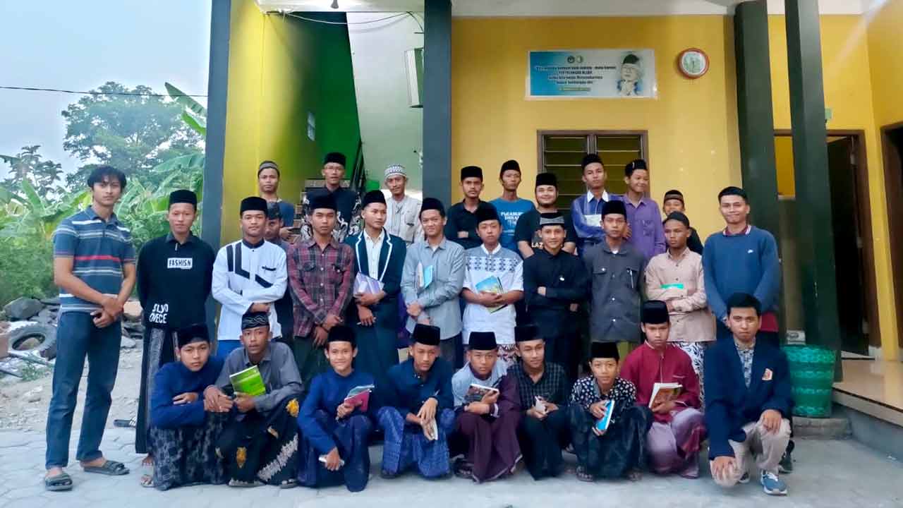 TIM PKM-PM UMK Bikin Alat Pengubah Air Keran Jadi Siap Minum