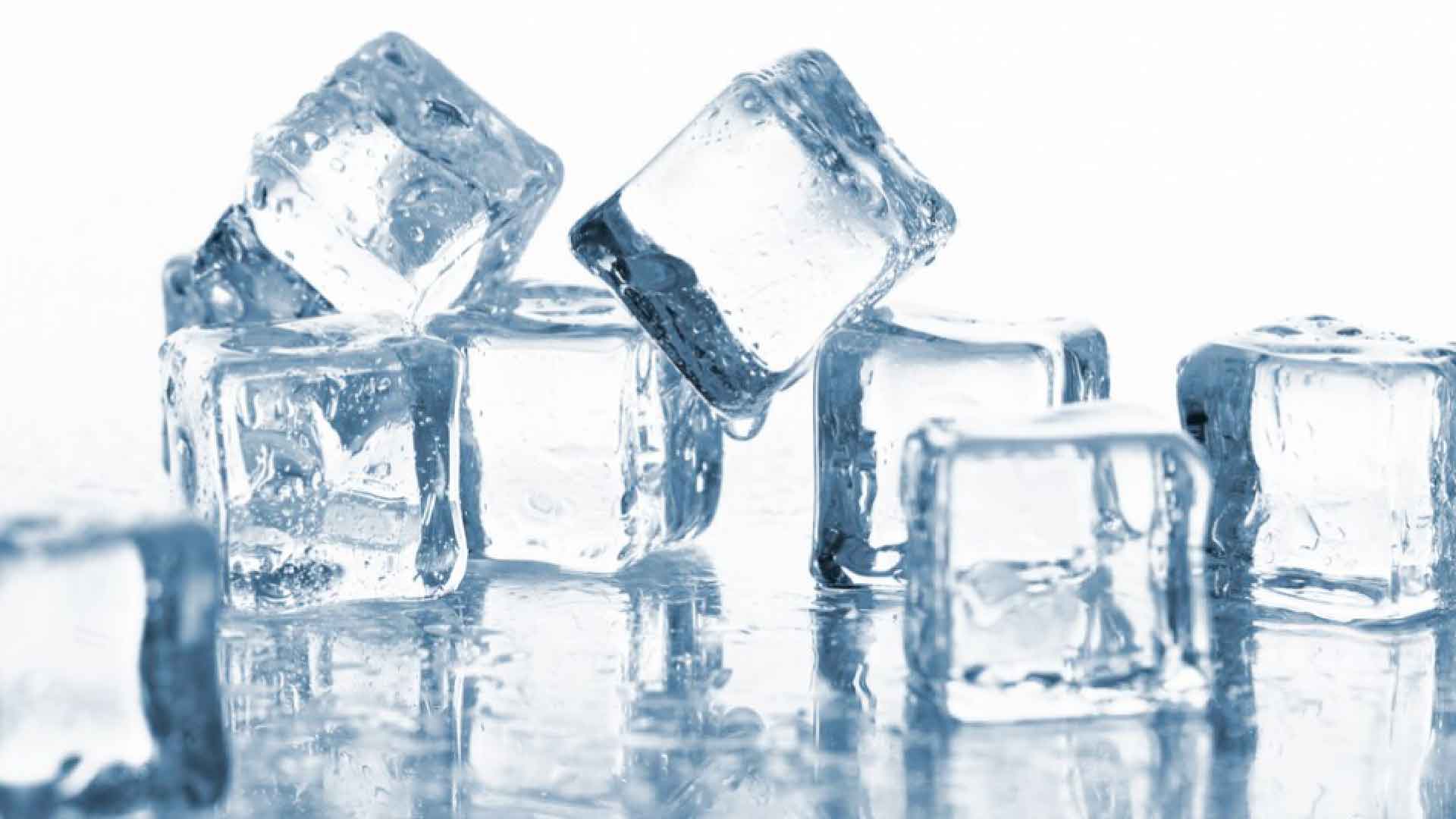 Permintaan Es Batu Kristal di Demak Melonjak Imbas Cuaca Panas