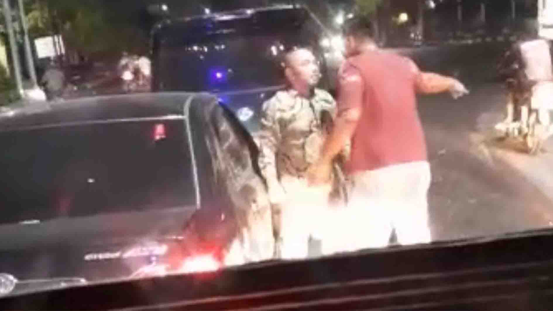 Viral Pengemudi Mobil Terlibat Cek-cok di Kudus, Ini Faktanya