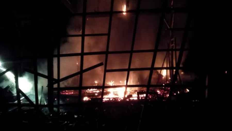 Lagi Tidur Nyenyak, Rumah Warga Toko Grobogan Ludes Terbakar