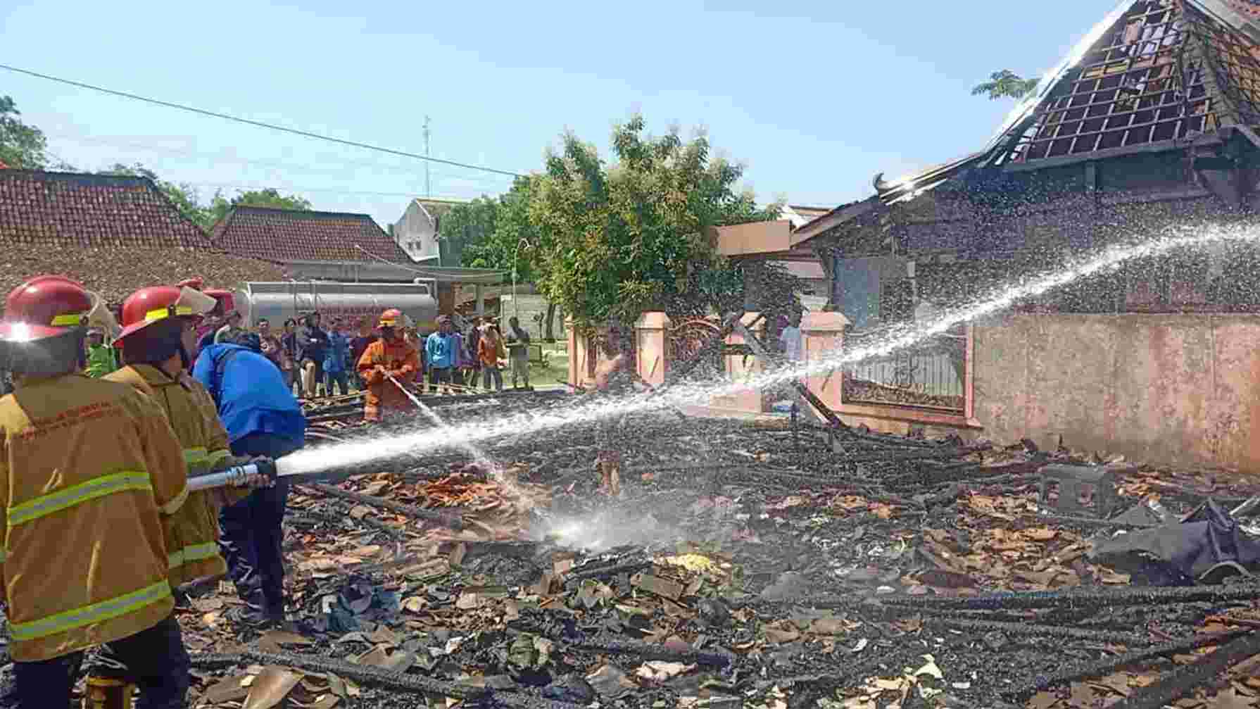 Kebakaran di Boloh Grobogan, Dua Motor Ikut Hangus 