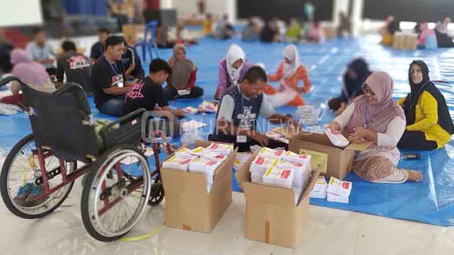 KPU Kudus Libatkan Ratusan Orang Lipat Surat Suara Pemilu 2024