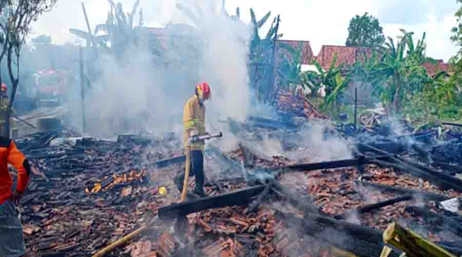Gegara Obat Nyamuk, Rumah Warga Parakan Grobogan Ludes Terbakar