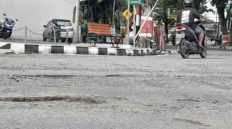 Diterjang Banjir, Sejumlah Jalan di Grobogan Rusak