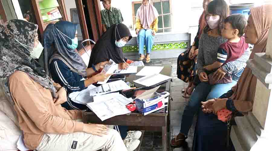 Putus Penyebaran Kasus, Warga Grobogan Ikuti Skrining TBC