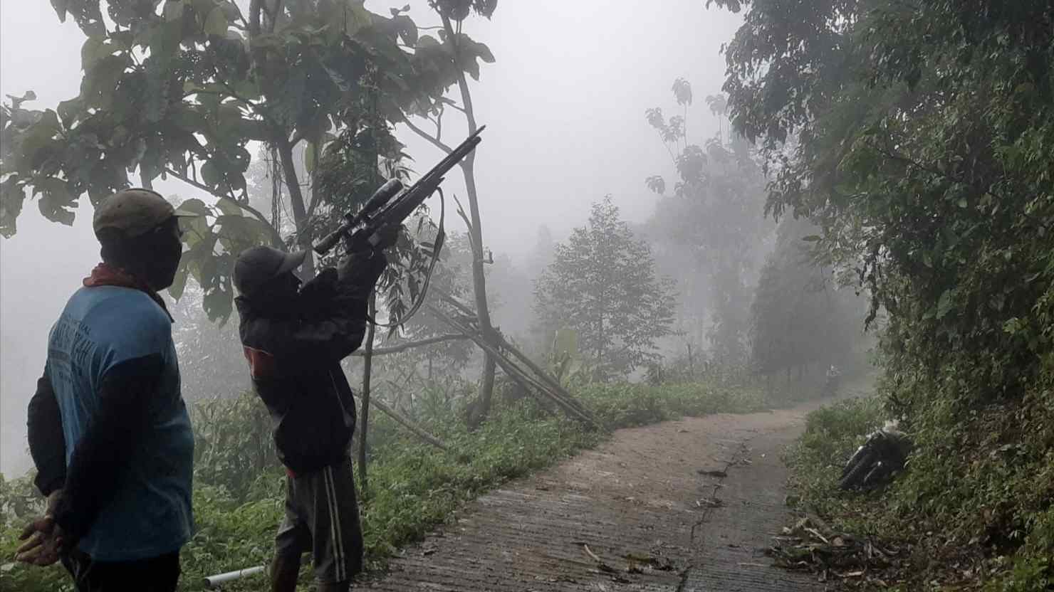 Hadapi Ancaman Kera, Petani Gunung Buthak Rembang Sewa Pemburu