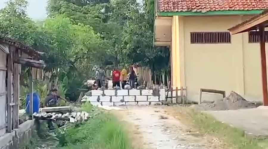 Viral! Warga Blora Nekat Blokir Akses Tetangga Gegara Ruwet