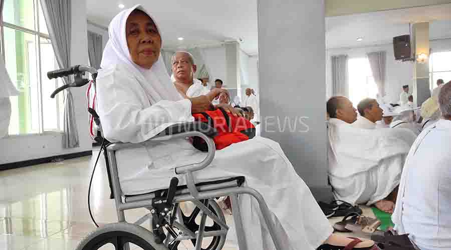 Pakai Kursi Roda, Jemaah Haji Kudus Mbah Jamiati Tetap Semangat