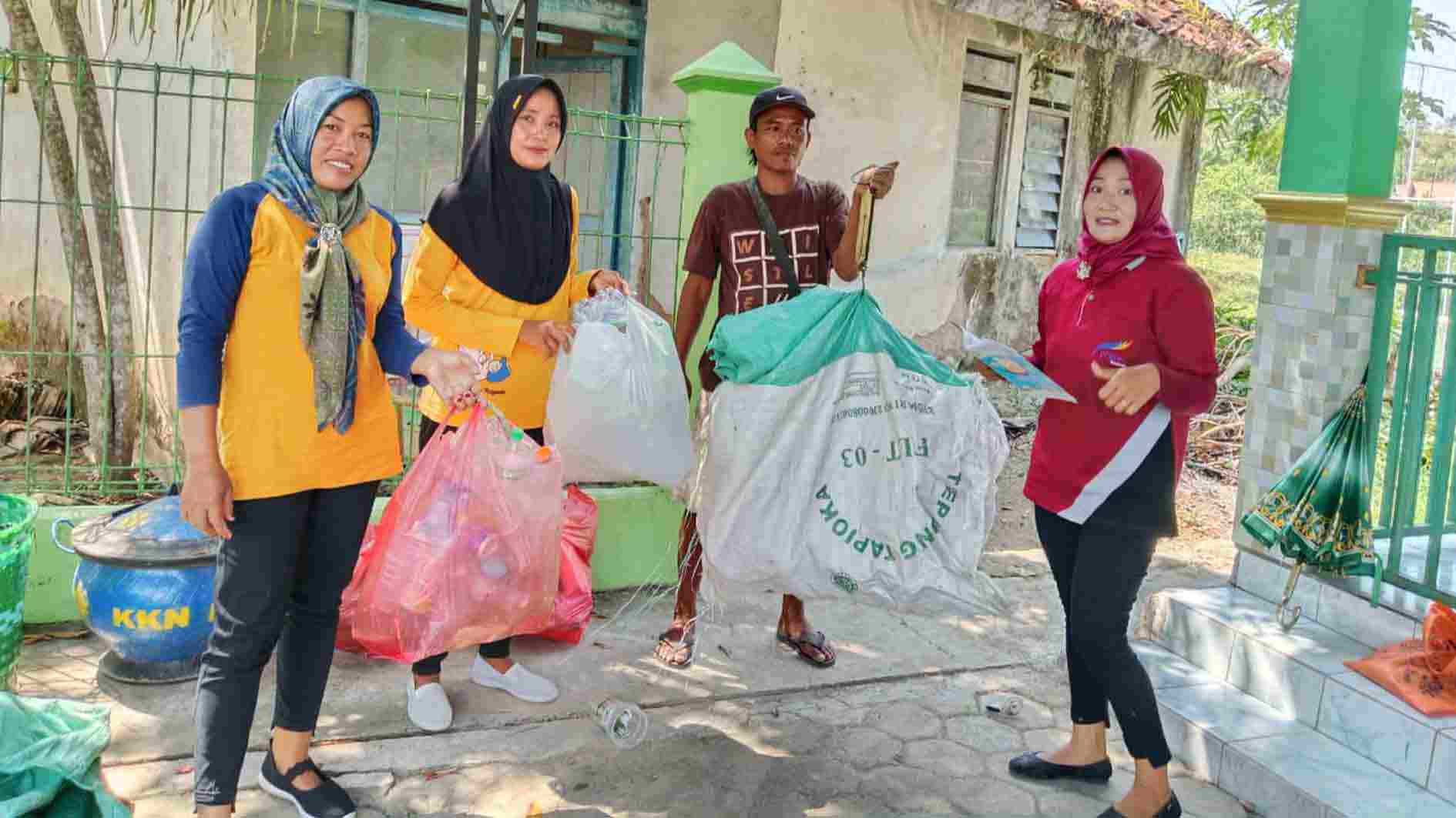 Sempat Ragu, Desa Bangowan Blora Sukses Kembangkan Bank Sampah