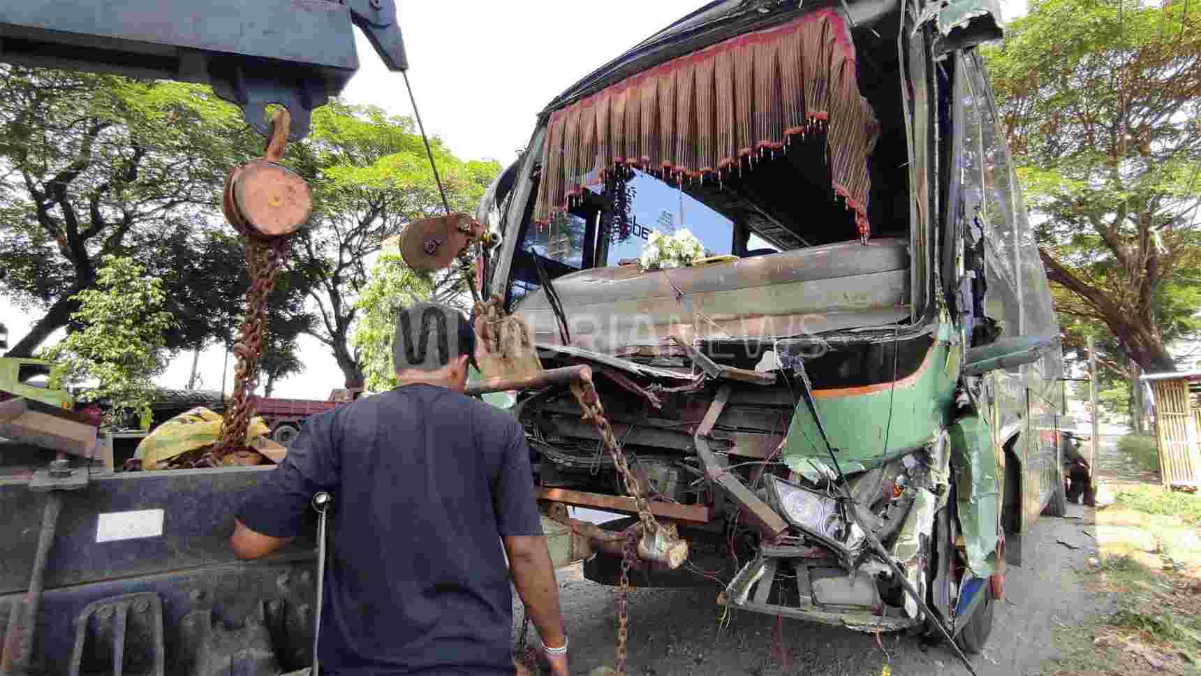 Bus dan Truk Terlibat Kecelakaan di Lingkar Jepang Kudus