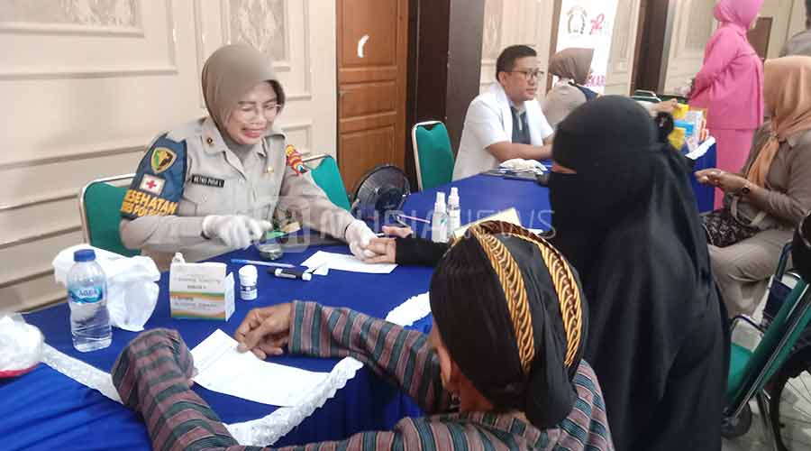 Jelang Hari Bhayangkara, Polisi Pati Bantu Warga Disabilitas