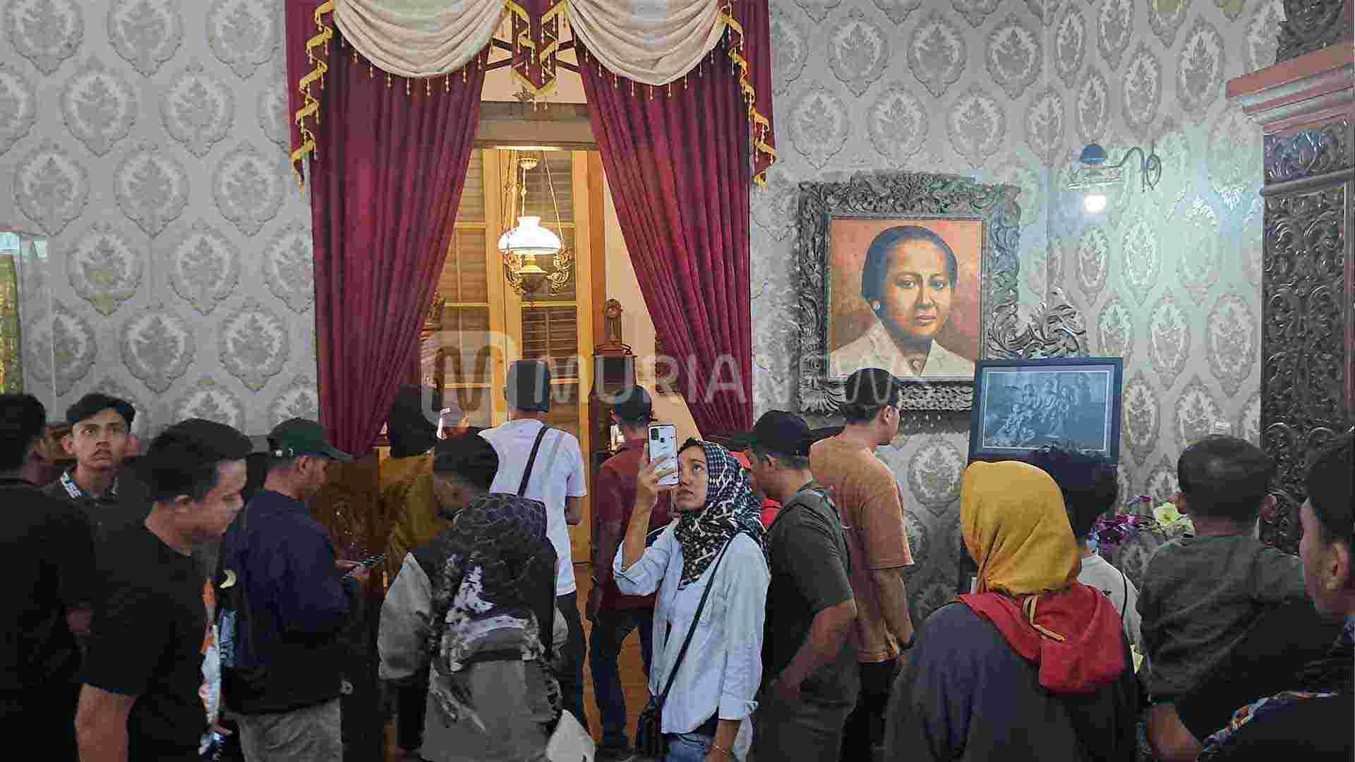 Peserta Bhayangkara Kartini Run Jepara Jelajahi Jejak Sejarah