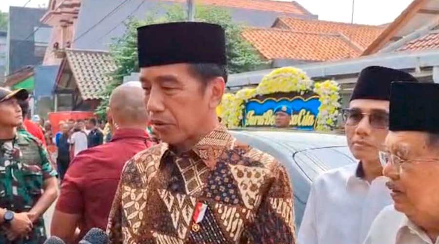 Presiden Jokowi Melayat di Rumah Duka Almarhum Hamzah Haz