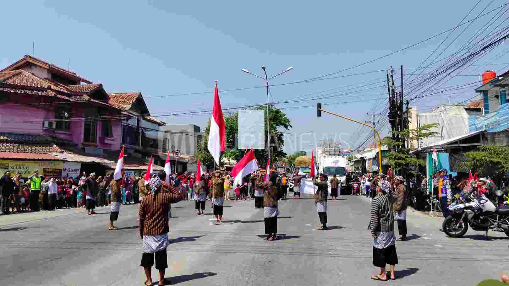Khidmat, Peringatan HUT RI di Lampu Merah Purwodadi Grobogan