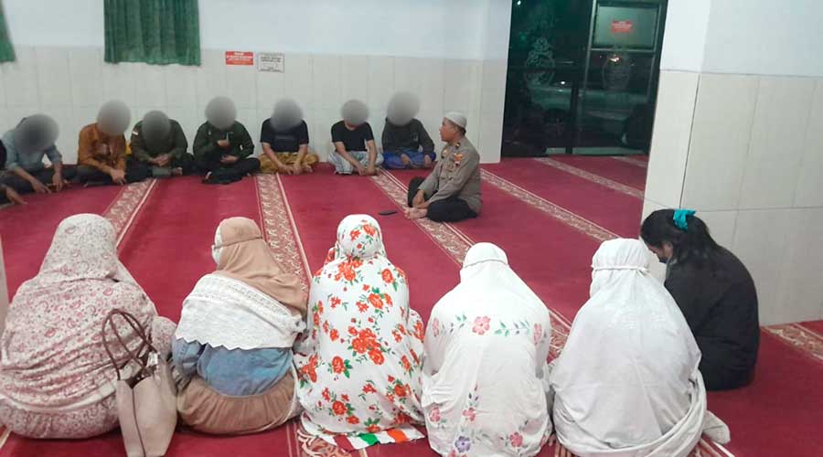 Razia Kos-kosan di Kudus, Sepuluh Pasangan Mesum Langsung Salat Taubat