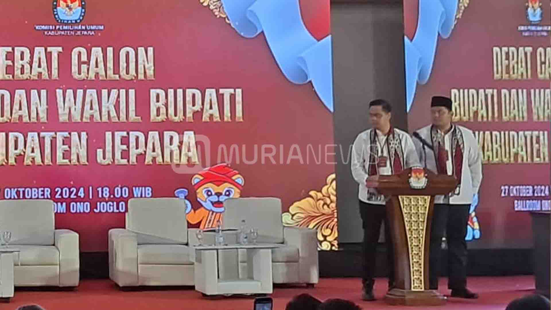 Wiwit-Hajar Janjikan 100 Ribu Lapangan Kerja di Debat Pilkada Jepara