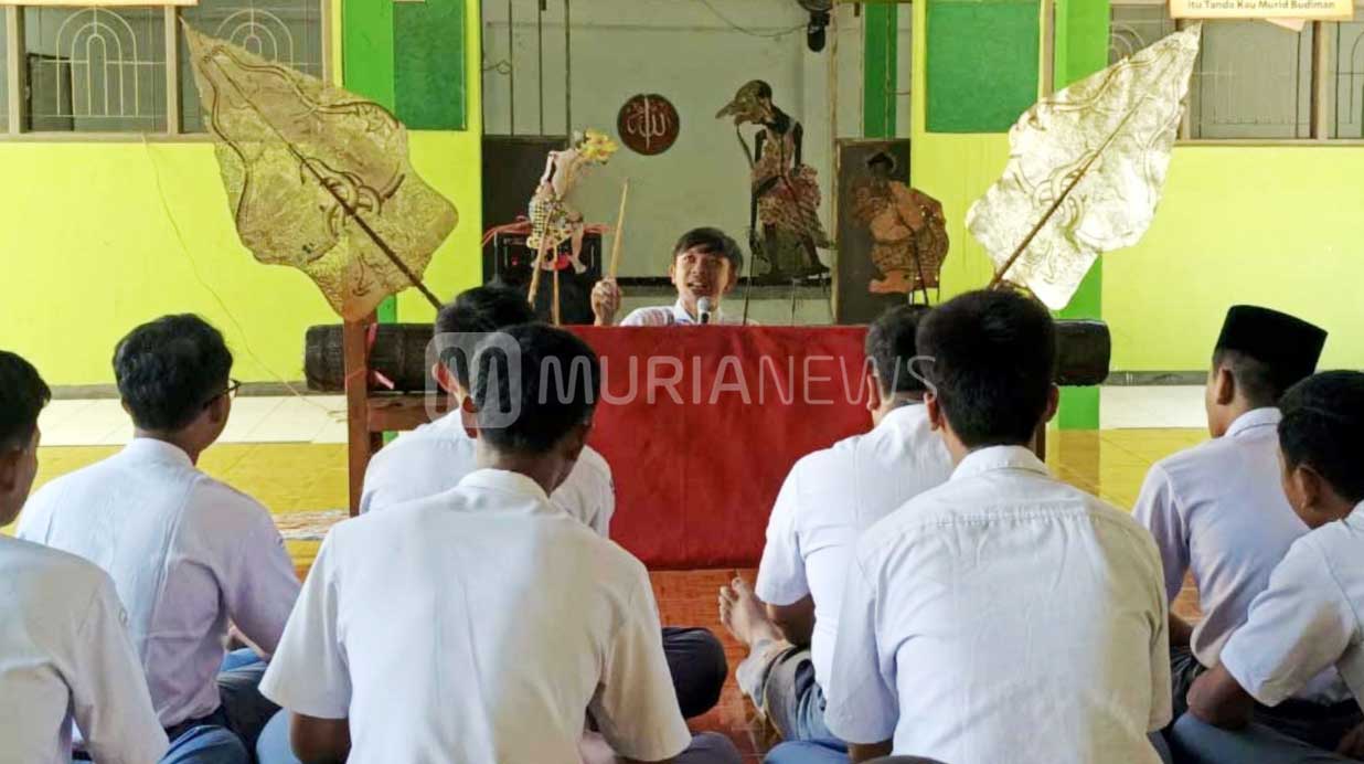 Ditanya soal Paslon, Pemilih Pemula di Kudus Menjawab Begini