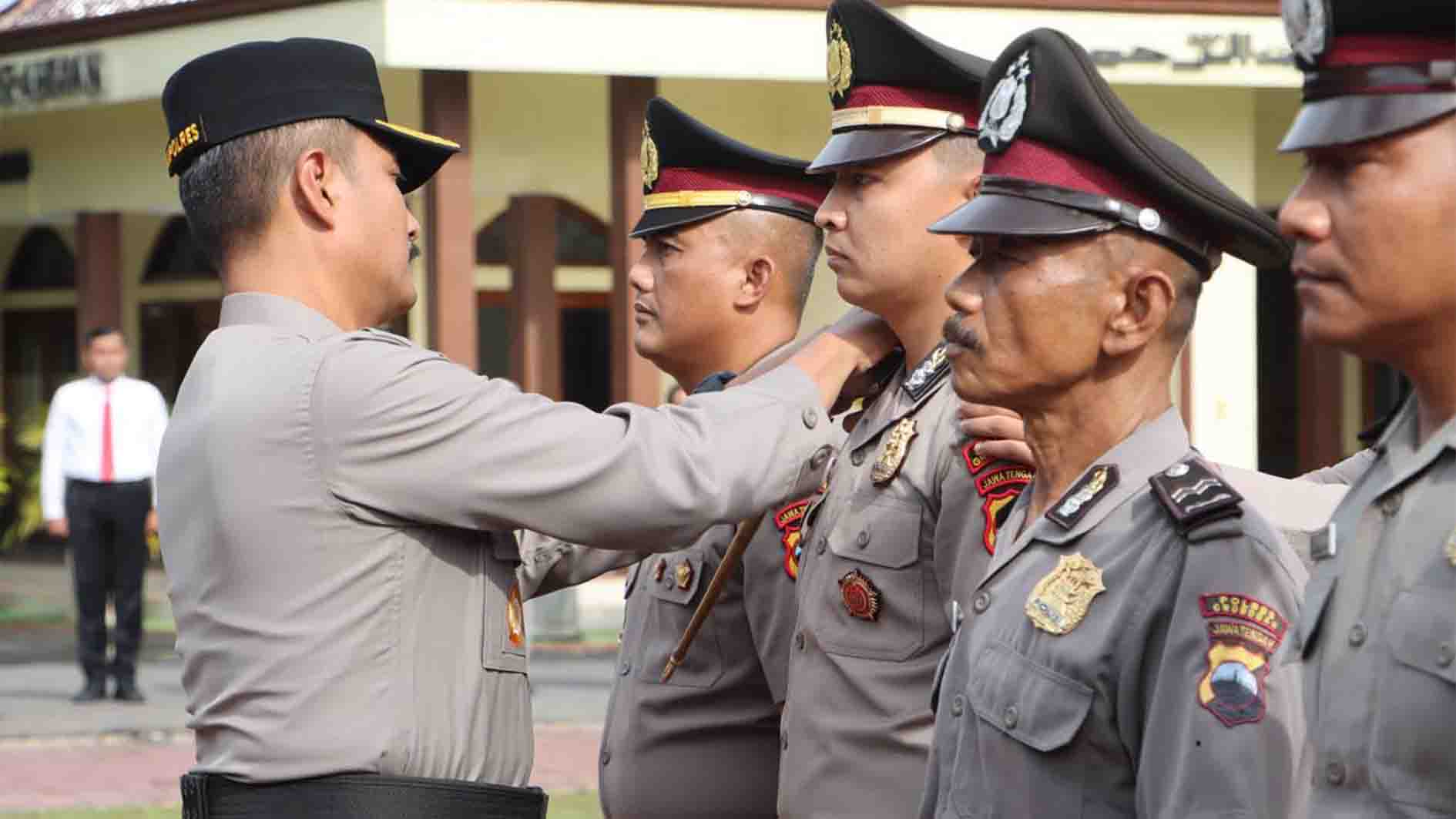 Akhir Tahun, 103 Personel Polres Grobogan Naik Pangkat