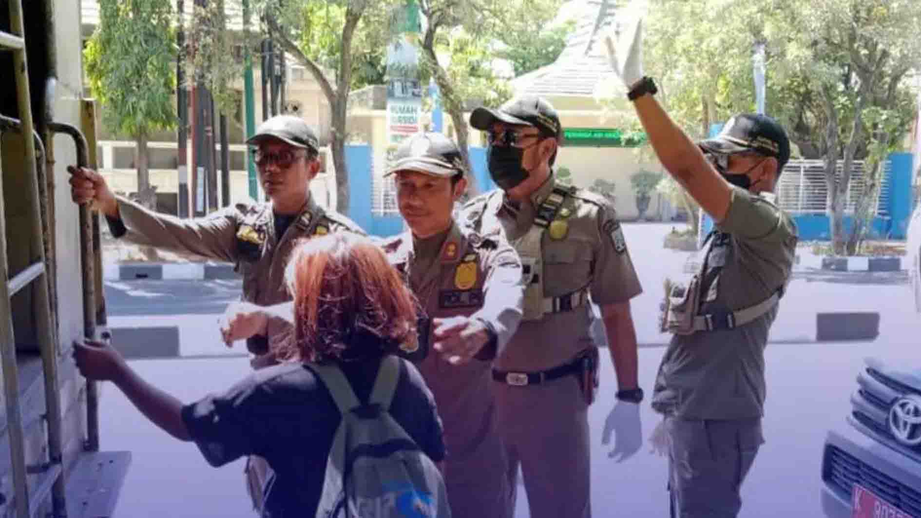 Keciduk Satpol PP, 12 Anak Punk di Rembang Dikirim ke Panti Sosial