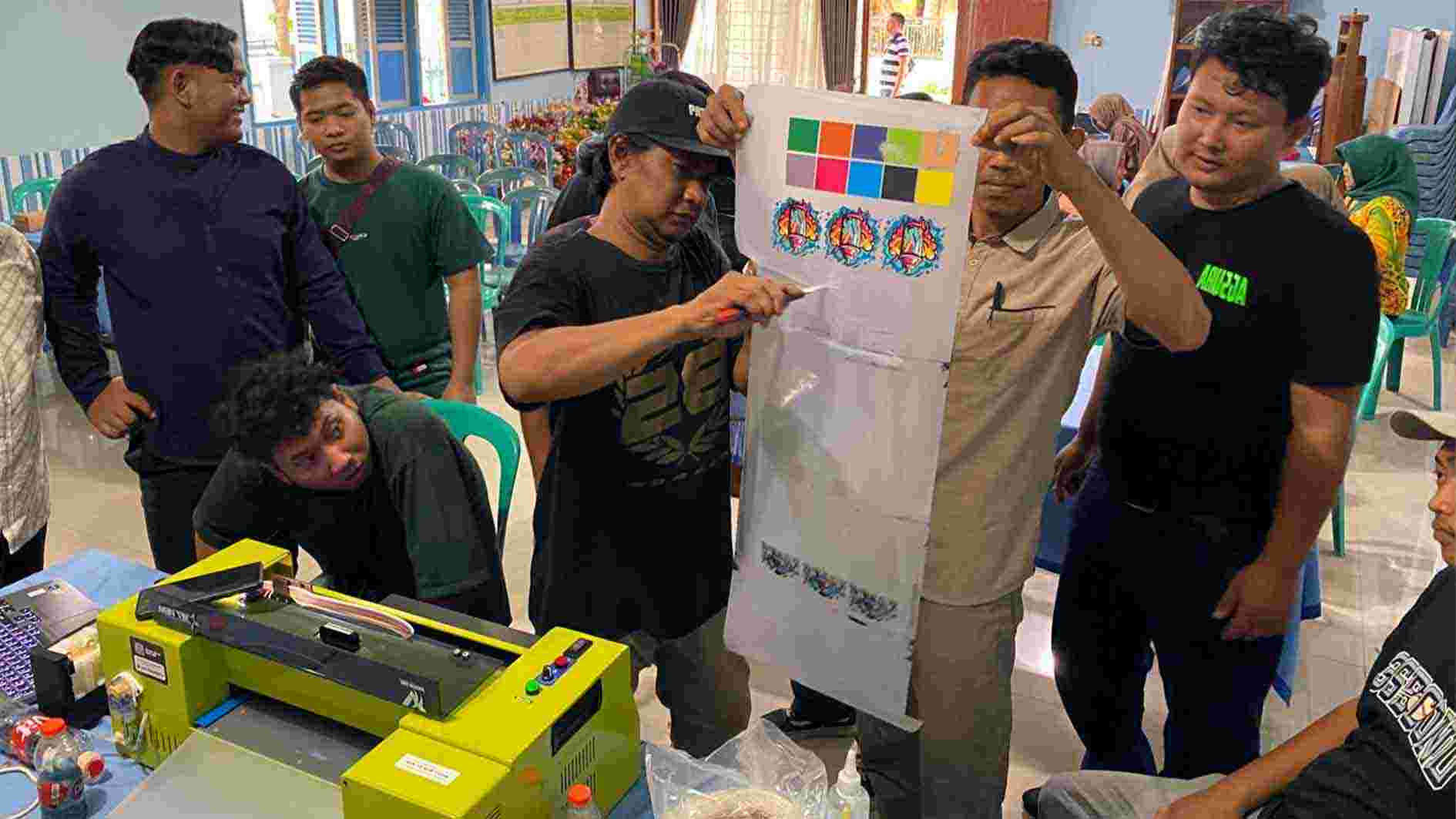 Cetak Pengusaha Muda, Puluhan Pemuda di Blora Diberi Pelatihan Sablon