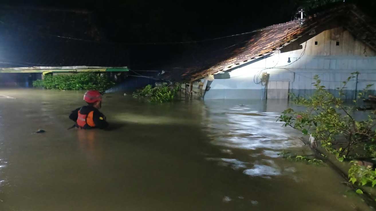 Hujan Deras Picu Banjir di Sambirejo Grobogan, Belasan KK Terdampak