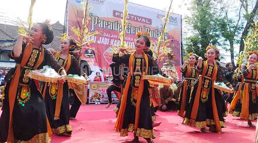 Cantik-cantiknya Peserta Parade Seni Budaya Grobogan 2025