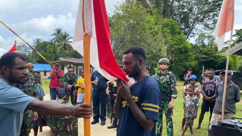 Datangi Satgas 700/WYC, Mantan OPM Ucapkan Ikrar Setia pada NKRI