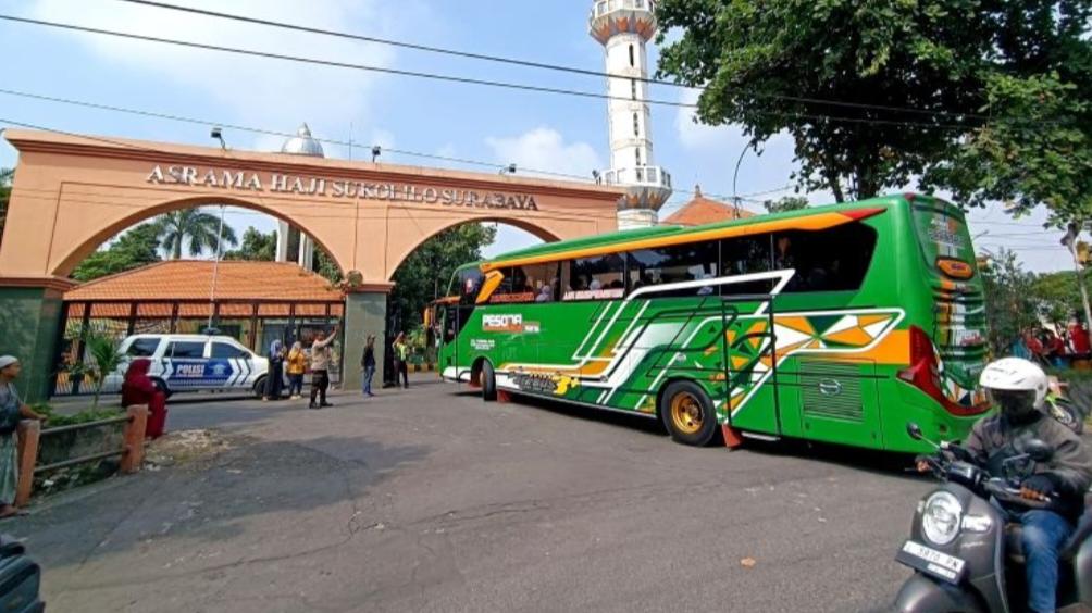 PPIH Surabaya Temukan Jemaah Haji Bawa Rokok Lebih dari 200 Batang