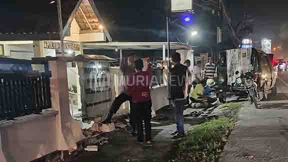 Pagar Kantor Polsek Tawangharjo Grobogan Remuk Ditabrak Truk