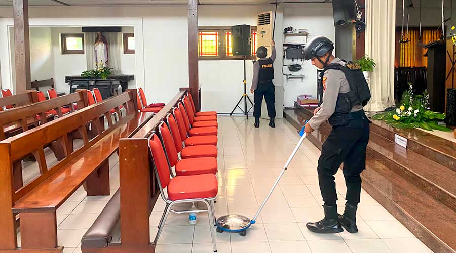 Polres Kudus Sterilisasi Gereja saat Peringatan Kenaikan Yesus Kristus