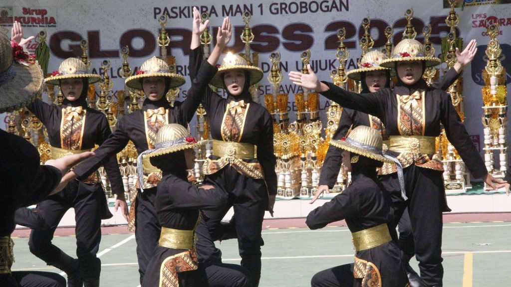 Puluhan SMP-MTs se-Jateng dan DIY Adu Kreatif Berbaris di Grobogan
