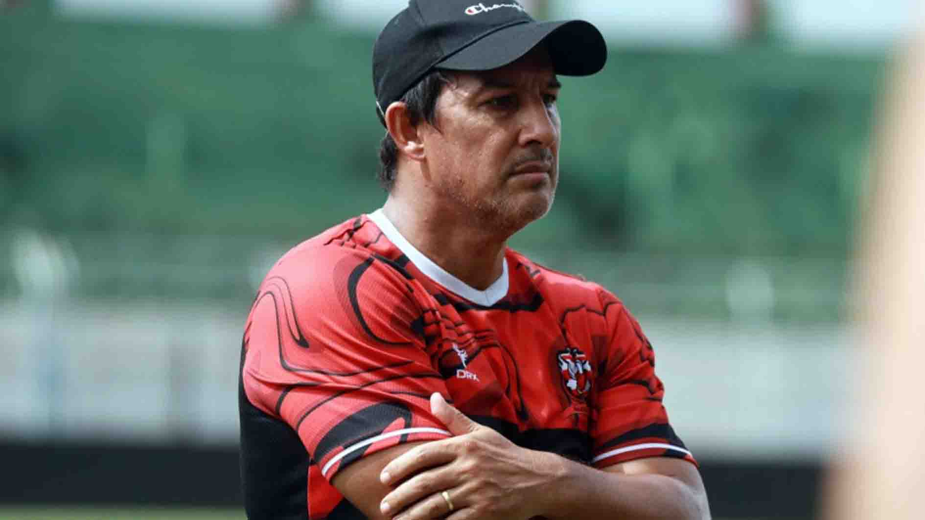 Madura United Pertahankan Pelatih Alfredo Vera untuk Musim 2025/2026