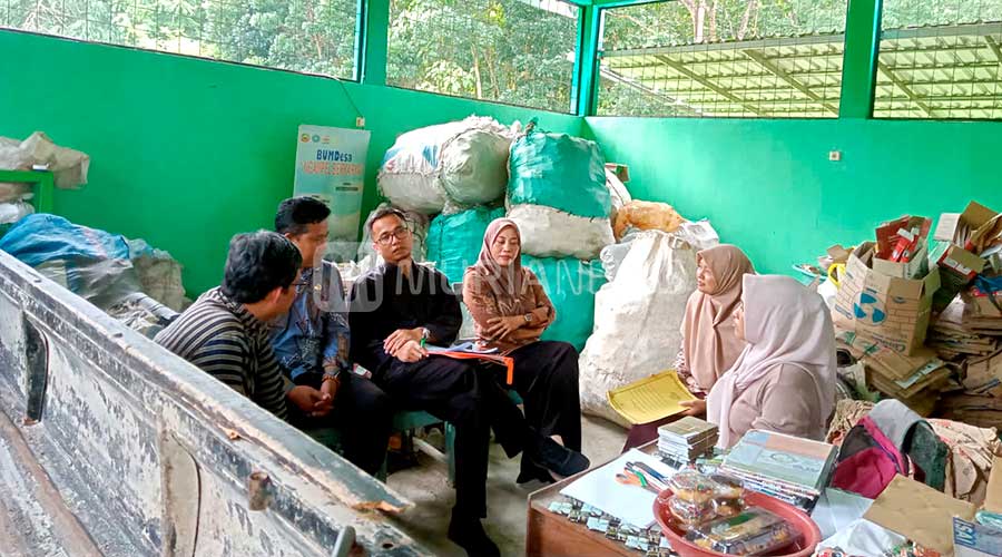 Dari Menabung Sampah, Warga Ngampel Blora Panen Emas