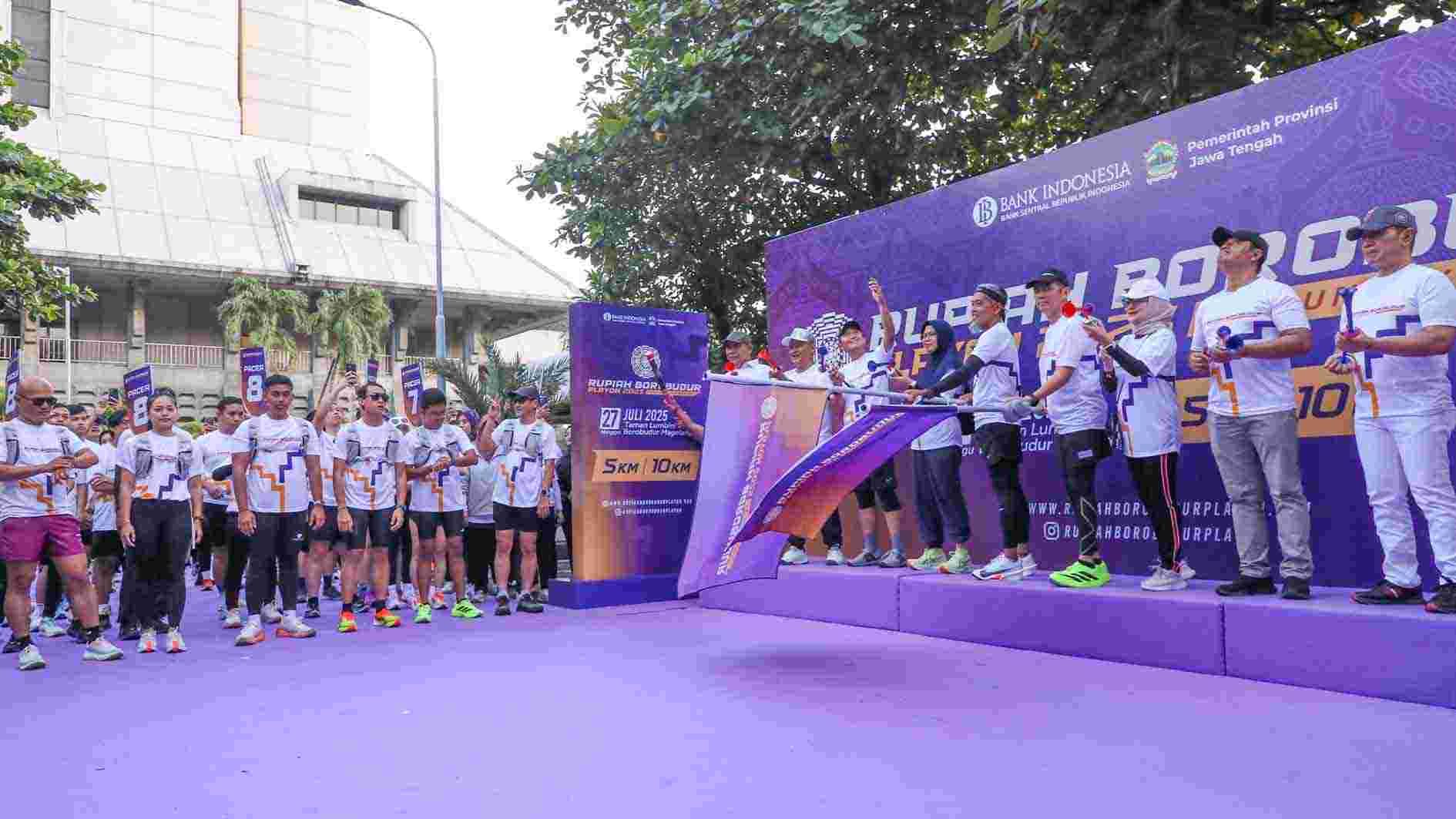 Ratusan Pelari Semarakkan Peluncuran Rupiah Borobudur Playon 2025