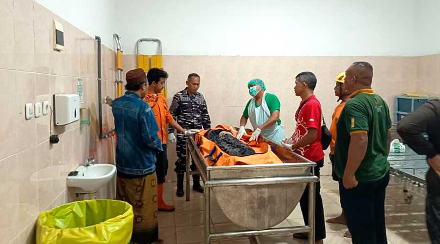 Empat Wisatawan Tenggelam di Pantai Pacitan Ditemukan Meninggal