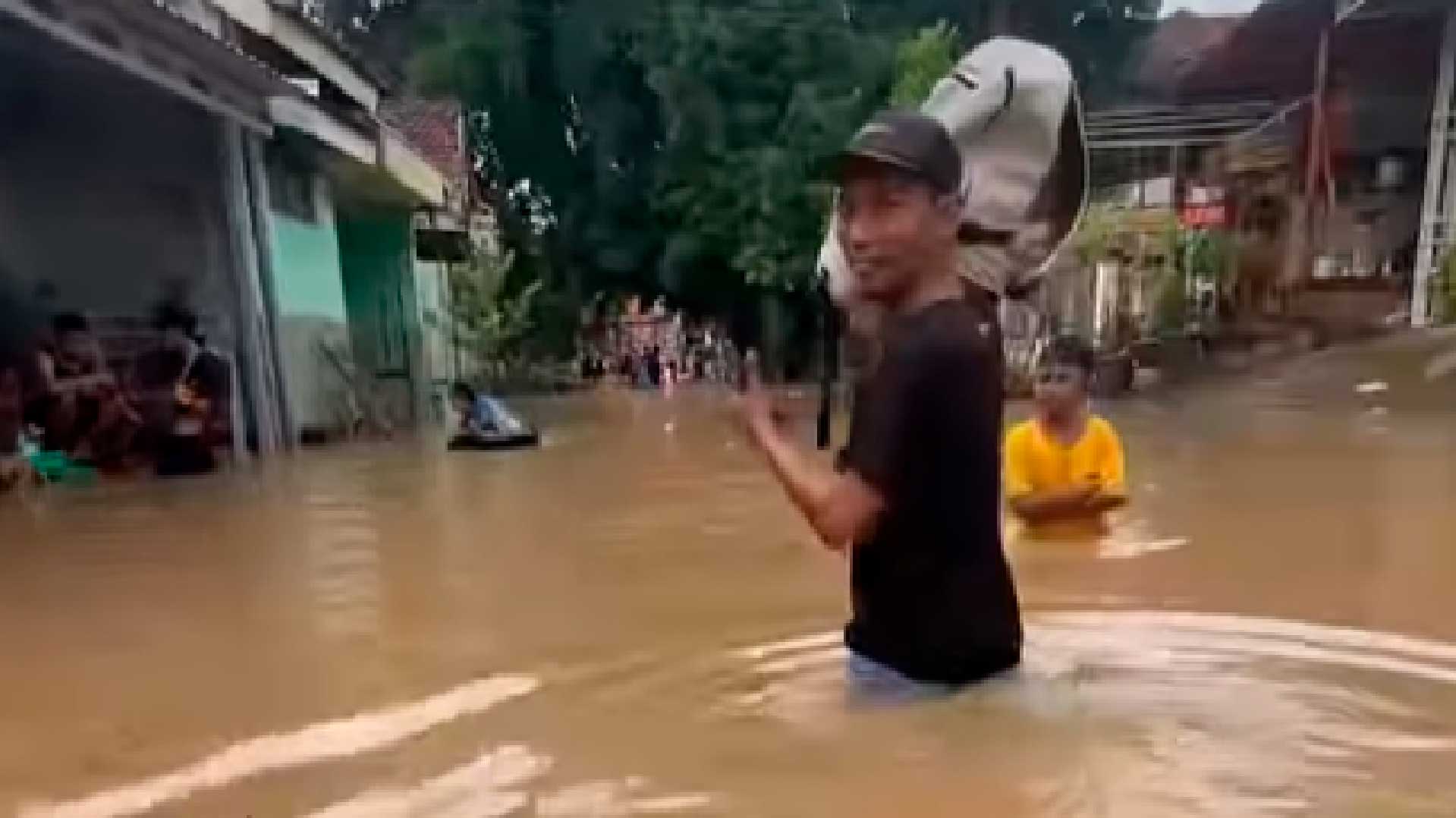 Hujan Deras, 13 Desa di Jombang Jawa Timur Terendam Banjir