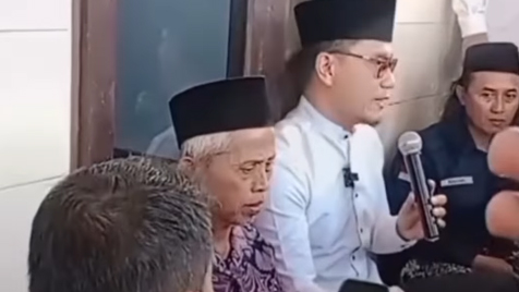 Haru! Gus Miftah akan Bayarkan Denda dan Umrahkan Guru Madin Demak