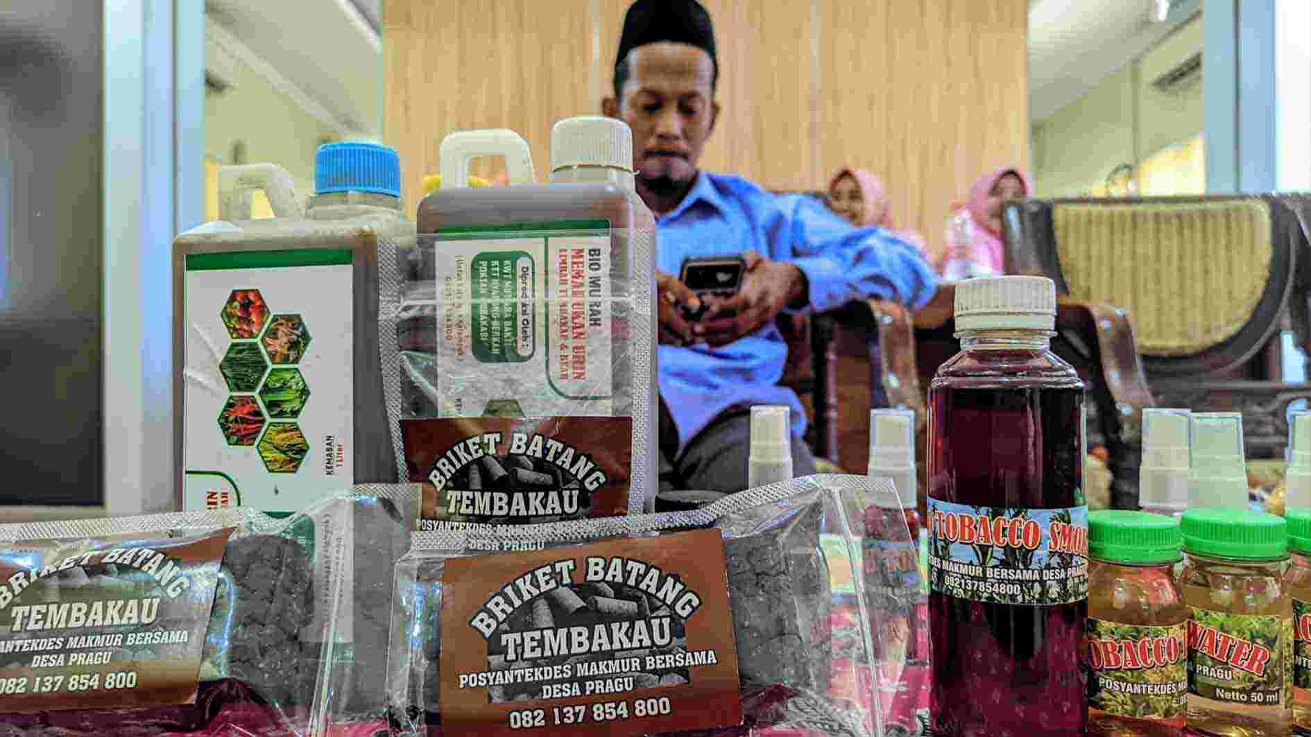 Warga Rembang Berhasil Olah Limbah Tembakau Jadi Produk Ekomomis