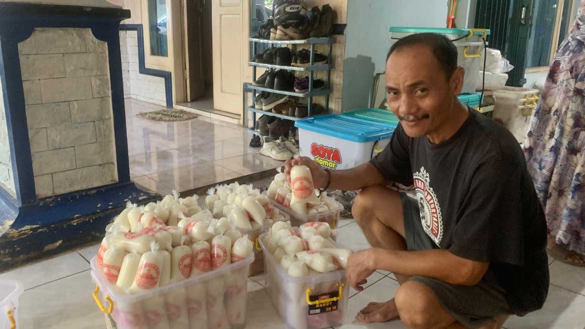 dari-pintu-ke-pintu-soya-damar-jadi-pelopor-susu-kedelai-di-muria-raya