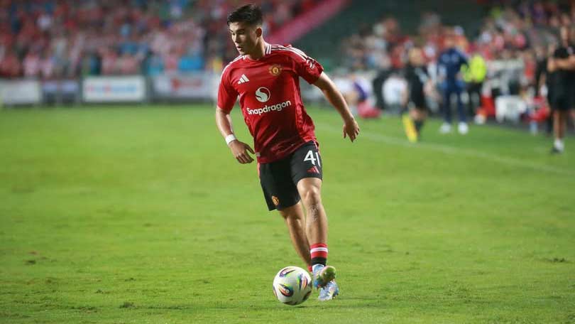 Disikat Arsenal, Salah Satu Bek Manchester United Ingin Hengkang