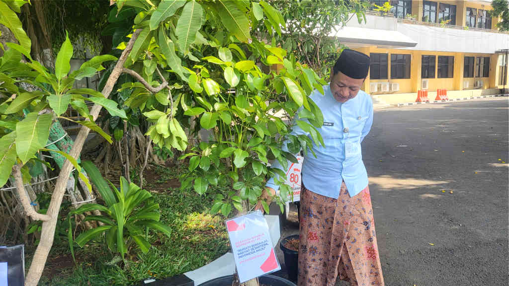 Bupati Kudus Imbau Karangan Bunga Ucapan HUT RI Diganti Bibit Pohon